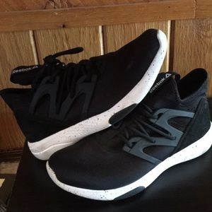 REEBOK GYM SHOES